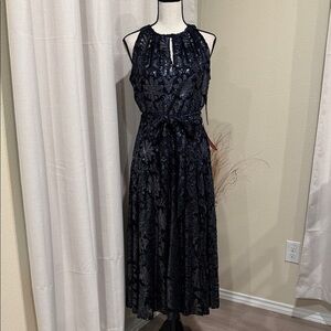 Tahari Arthur S. Levine  Navy Metallic Floral Lace Midi Dress.